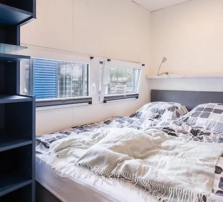 Fauler Schlafplatz - Hausboote Und Fischkutter Direkt Am *