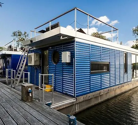 Fauler Schlafplatz - Hausboote Und Fischkutter Direkt Am * Karnin (Usedom)